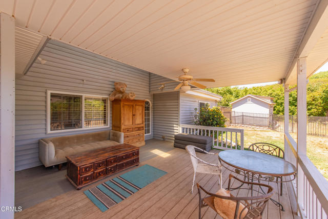 4850 N Moorpark Road, Thousand Oaks CA: https://media.crmls.org/mediaz/09096128-9530-48ac-b358-b1bedd6503eb.jpg