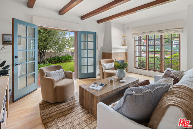 1100 21st Street, Santa Monica CA: https://media.crmls.org/mediaz/090a7493-f75d-4004-a961-03636dd1cd06.jpg