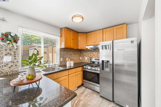 2658 Oliver Dr, Hayward CA: https://media.crmls.org/mediaz/090b0a96-9744-4418-8e70-9510f173b6b4.jpg