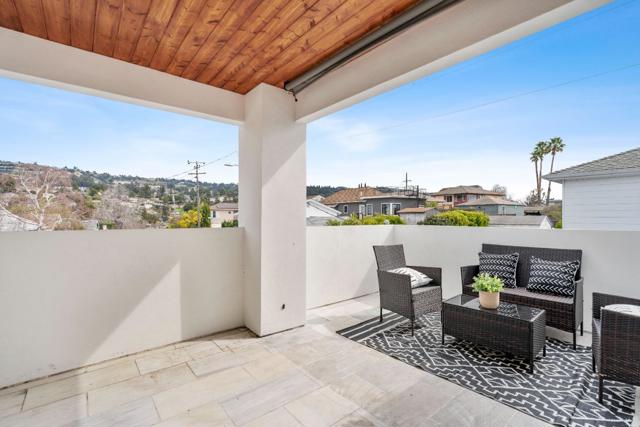 3807 Madrone Avenue, Oakland CA: https://media.crmls.org/mediaz/090ba76b-b9ee-40fe-96d7-5a5bd9da44cf.jpg