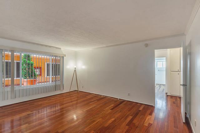 382 Coronado Avenue, Long Beach CA: https://media.crmls.org/mediaz/090d3a92-4e45-4442-a27c-ea19059198c7.jpg