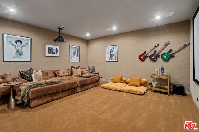 1030 Somera Road, Los Angeles CA: https://media.crmls.org/mediaz/090dd2c1-dee0-42f1-84c3-04ebbb124ce0.jpg