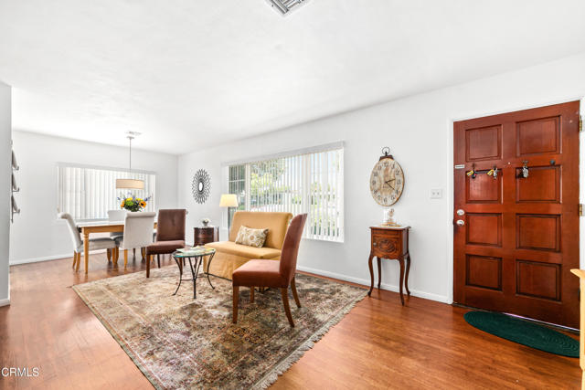 Detail Gallery Image 4 of 22 For 331 N Avon St, Burbank,  CA 91505 - 3 Beds | 2 Baths