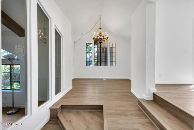 751 Wildwood Avenue, Thousand Oaks CA: https://media.crmls.org/mediaz/090e1e13-527c-4241-91f8-c8df94dc2075.jpg