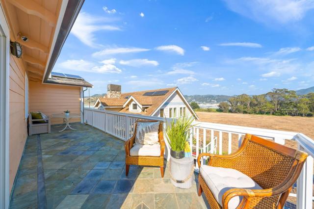 1207 Danmann Avenue, Pacifica CA: https://media.crmls.org/mediaz/090e78bc-925a-4480-aee9-7a5929f3c411.jpg