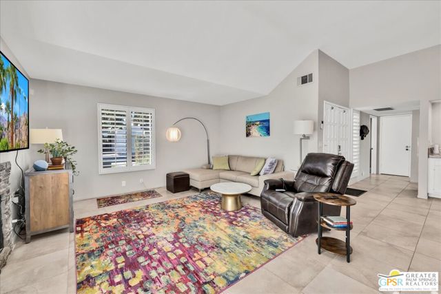 1678 Paseo De La Palma, Palm Springs CA: https://media.crmls.org/mediaz/090eb6b9-b0d7-48e4-a3ad-8da03941e31b.jpg