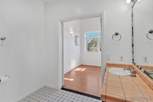 Image 34 of 52 For 1128 Augusta Pl