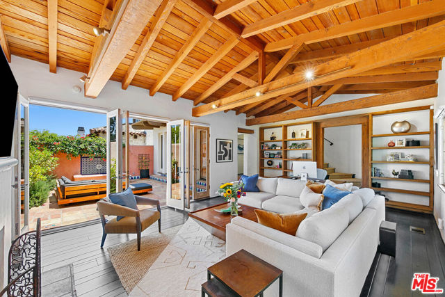331 S Medio Drive, Los Angeles CA: https://media.crmls.org/mediaz/090f841b-9793-42ad-ad1e-18640c14dacd.jpg