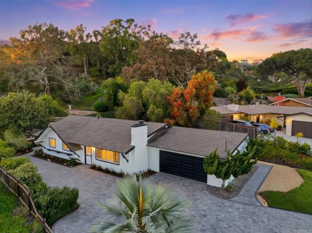 Detail Gallery Image 2 of 69 For 323 Glencrest Dr, Solana Beach,  CA 92075 - 3 Beds | 2 Baths