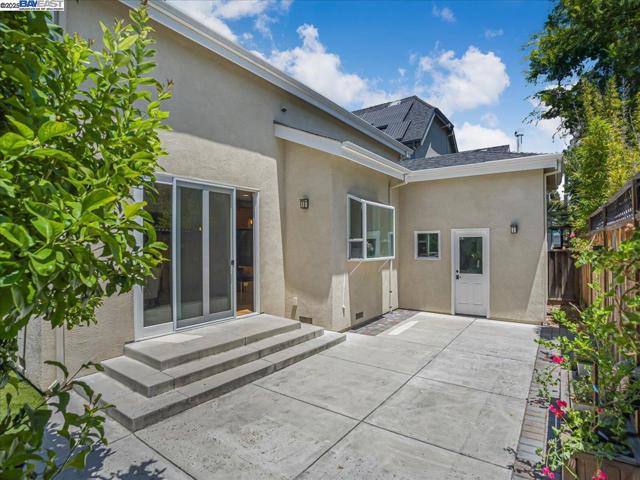 910 Willowshire Way, San Jose CA: https://media.crmls.org/mediaz/090fe32a-eae1-47b6-8914-84d1ae29338c.jpg