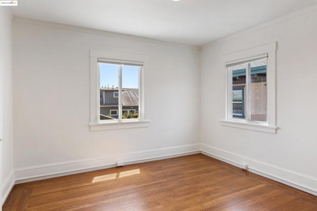 1539 E 38Th St, Oakland CA: https://media.crmls.org/mediaz/090ffa4a-f7bd-4253-baf0-3fab00d1da9a.jpg