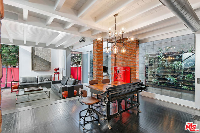 1430 Abbot Kinney Boulevard, Venice CA: https://media.crmls.org/mediaz/090ffece-0bfa-4134-aa5c-0801d6f68e62.jpg