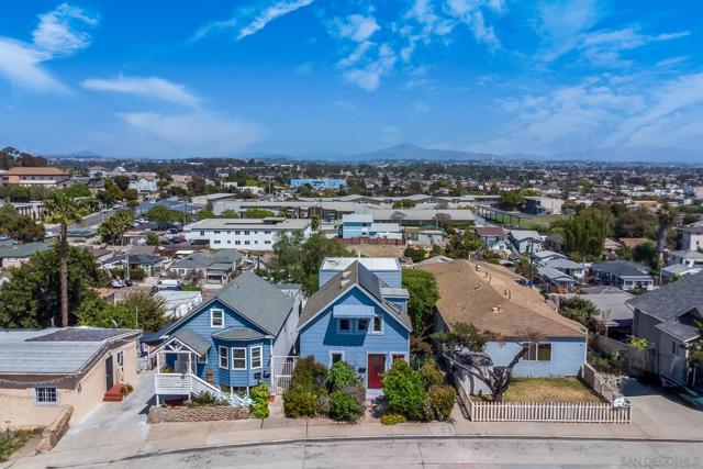 405 Langley St, San Diego CA: https://media.crmls.org/mediaz/09100c8c-1472-4965-a46b-ce63cb61e591.jpg