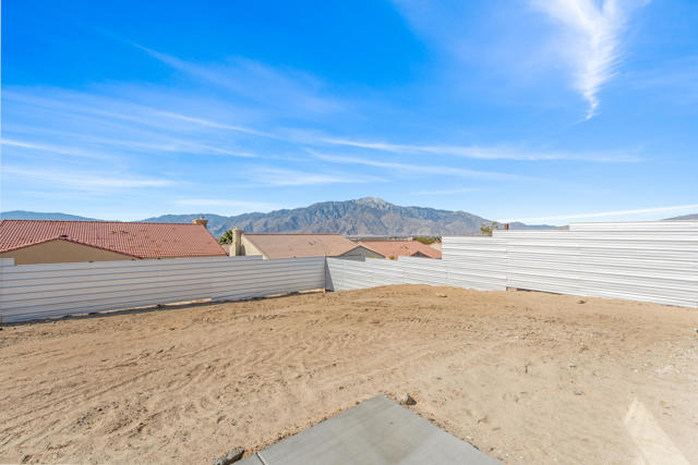 66 677 12 Th Street, Desert Hot Springs CA: https://media.crmls.org/mediaz/09103545-9593-4f5e-95c7-bf0fe2731d46.jpg