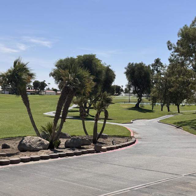 39880 Palm Greens Parkway, Palm Desert CA: https://media.crmls.org/mediaz/0910d123-0d82-4919-9c7e-aea5e22c341c.jpg