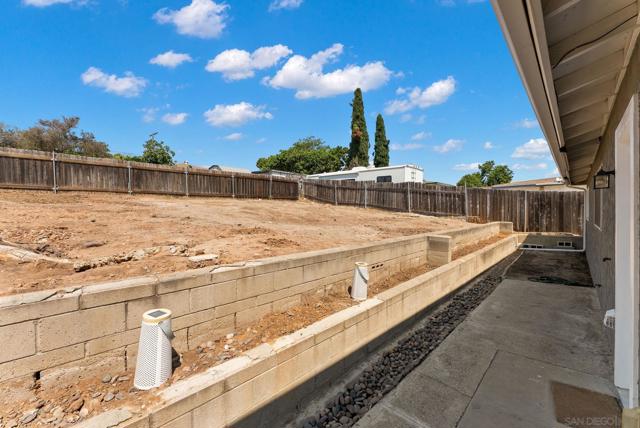 2542 Glebe Road, Lemon Grove CA: https://media.crmls.org/mediaz/09115027-4cce-4120-a582-b8860bb39c33.jpg