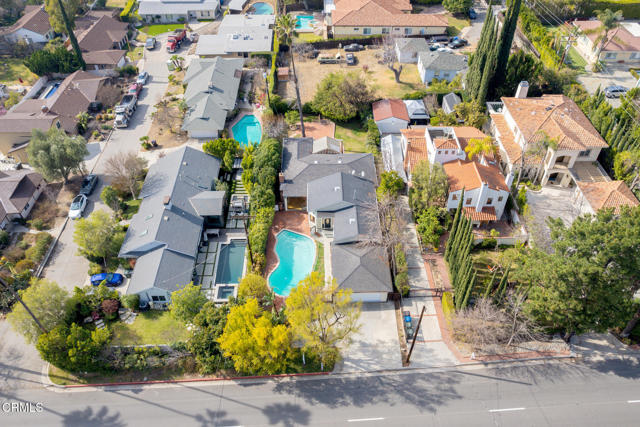 4917 Angeles Crest Highway, La Canada Flintridge CA: https://media.crmls.org/mediaz/0911640c-f0de-4ab3-afd1-85426db3a57c.jpg