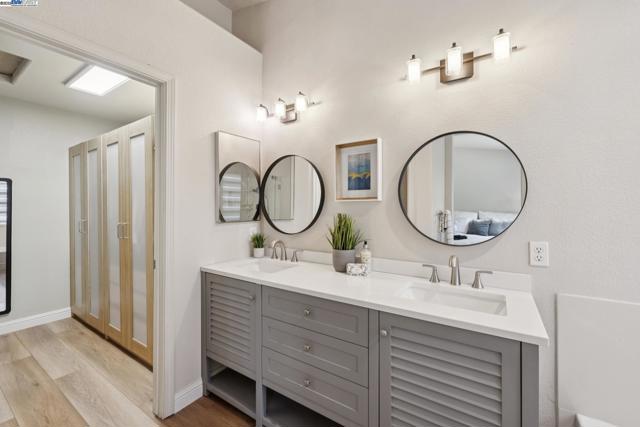 5408 La Salle Way, Vallejo CA: https://media.crmls.org/mediaz/0911ac66-2a1b-4d32-ade2-69cabc074ef3.jpg