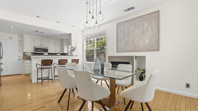 1550 Redwood Court, Mountain View CA: https://media.crmls.org/mediaz/0911bf4f-02d2-49e4-a736-e9974ba574ad.jpg