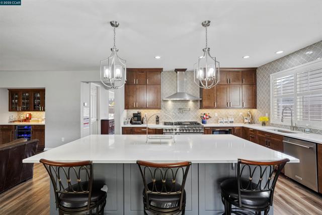 812 Westgate Drive, Vacaville CA: https://media.crmls.org/mediaz/0911ce12-98ed-4308-9ba3-15654af71580.jpg