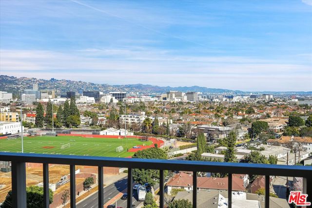 2160 E Century Parkway, Los Angeles CA: https://media.crmls.org/mediaz/0911ef58-b721-4f04-9ef3-5c7396768f20.jpg