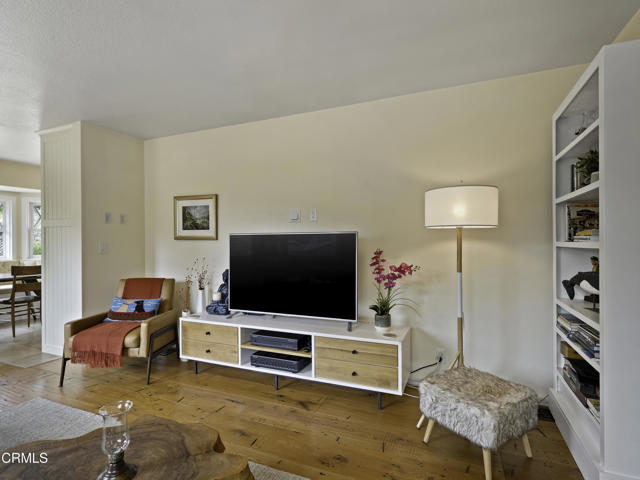 Detail Gallery Image 8 of 39 For 10392 Hills Rd, Mendocino,  CA 95460 - 2 Beds | 1 Baths