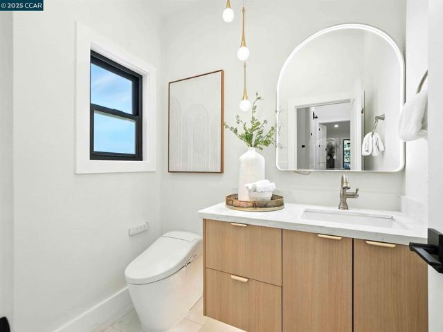 1542 Hillgrade Ave, Alamo CA: https://media.crmls.org/mediaz/09120d30-e5f0-4f76-b7bf-02b8ad4cfa99.jpg