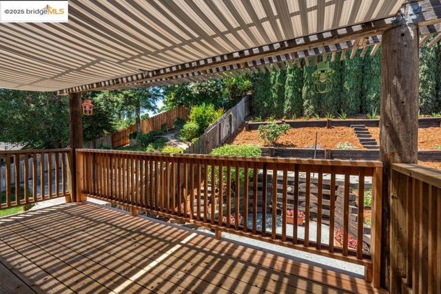 1003 Linda Vista Way, Rio Vista CA: https://media.crmls.org/mediaz/0912f978-6152-4966-b33e-94c081a82c5a.jpg