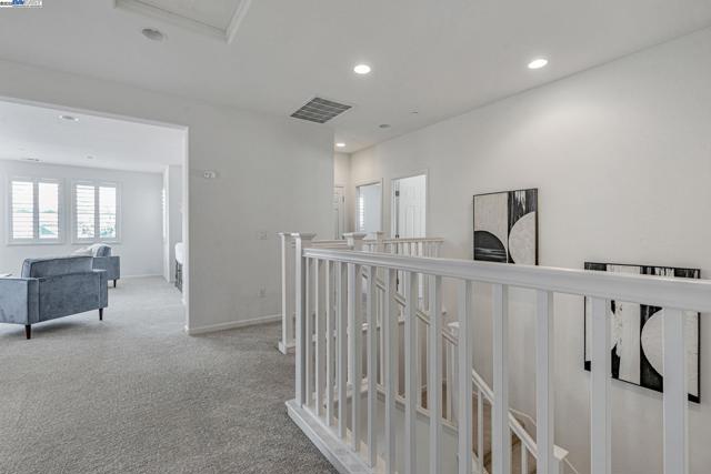 4005 Sarasta Bay Dr, Pittsburg CA: https://media.crmls.org/mediaz/091306c9-0fa1-4253-b7f2-e46f09355664.jpg