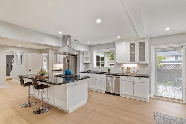 1001 Everglades Drive, Pacifica CA: https://media.crmls.org/mediaz/09131889-a520-472f-9b1c-76086451a59b.jpg