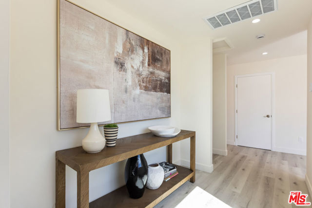 3827 S Victoria Avenue, View Park CA: https://media.crmls.org/mediaz/09148b23-cc10-4919-b95b-02c762de49b1.jpg