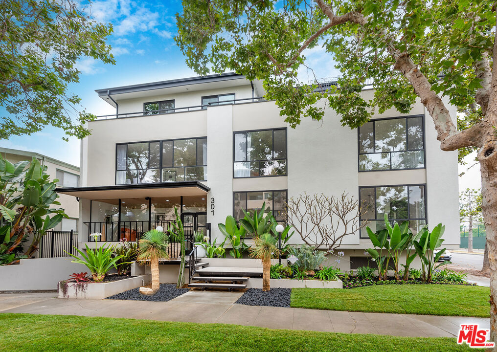 301 S Rexford Drive #1