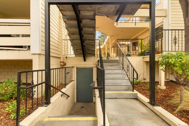 576 W Parr Avenue, Los Gatos CA: https://media.crmls.org/mediaz/09152eeb-3155-4aca-ba7b-846fc8380d6a.jpg