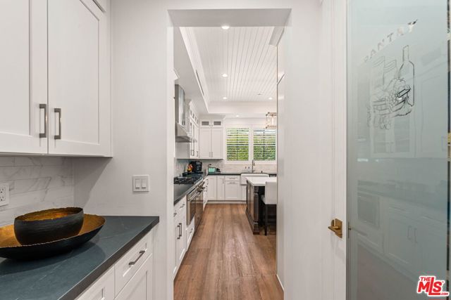 5235 Sylmar Avenue, Sherman Oaks CA: https://media.crmls.org/mediaz/091567c6-612d-49f0-83f7-96f256de9436.jpg