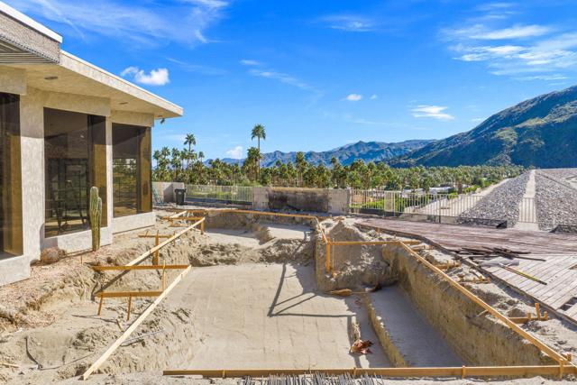 1133 W Dolores Court, Palm Springs CA: https://media.crmls.org/mediaz/0915b755-c43c-4843-9c87-7ddd99940101.jpg