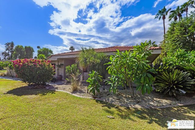 2264 Oakcrest Drive, Palm Springs, CA 92264