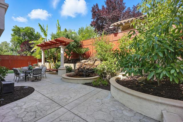 4038 Emerald Isle Lane, San Jose CA: https://media.crmls.org/mediaz/09160d45-176b-41c5-8520-e6bc4bfc6ce2.jpg
