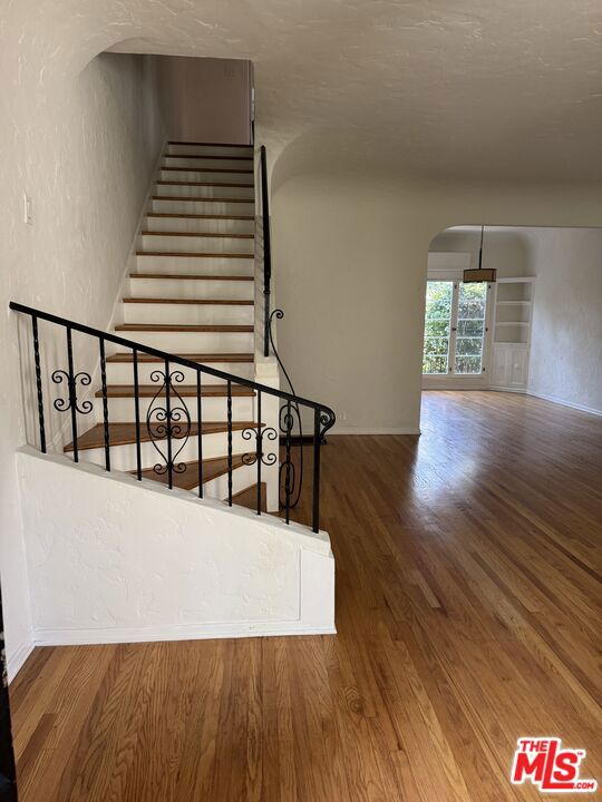 7917 Norton Avenue, West Hollywood CA: https://media.crmls.org/mediaz/09162672-eac8-4e61-b25e-26da040b30d0.jpg