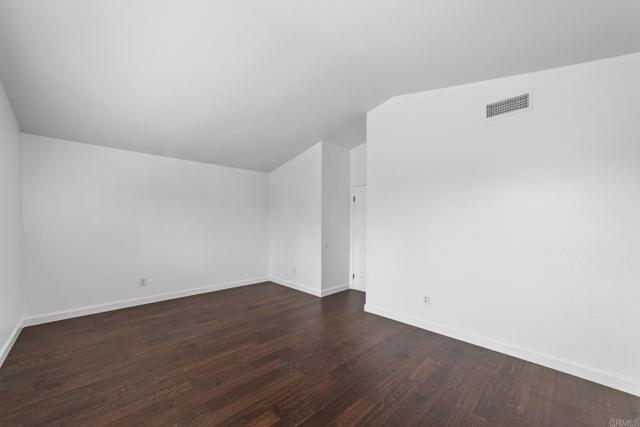 1619 Corte Verano, Oceanside CA: https://media.crmls.org/mediaz/09166744-215d-4d18-a100-7cc03579da60.jpg