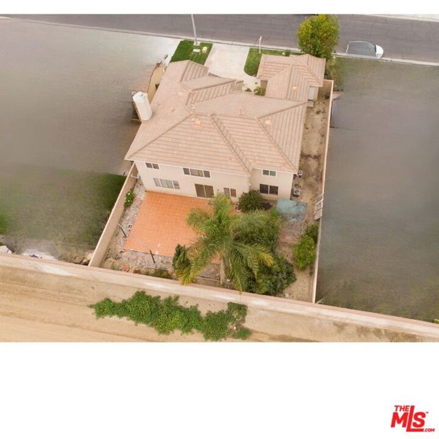 11372 Bridgeway Court, Riverside CA: https://media.crmls.org/mediaz/091668cf-8f81-4860-994a-f6275eb22595.jpg