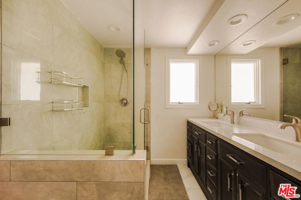 MLS #26875713 image #20