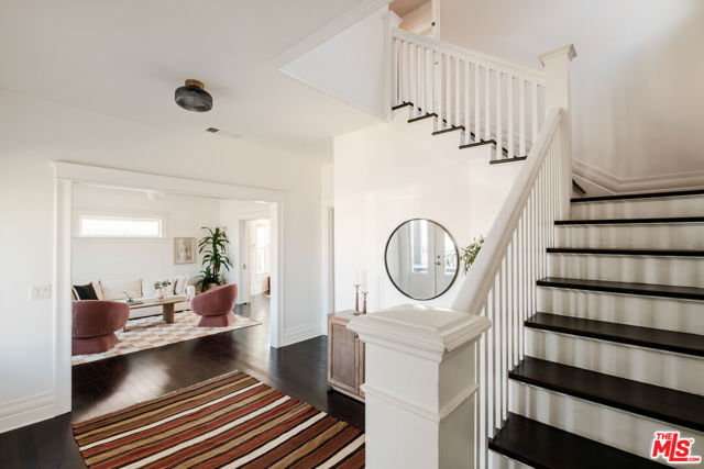 2907 Halldale Avenue, Los Angeles CA: https://media.crmls.org/mediaz/0916d3a8-fc22-4c7c-a17f-f9fd8907910f.jpg