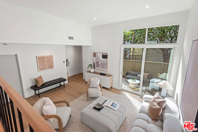 13234 Fiji Way, Marina del Rey CA: https://media.crmls.org/mediaz/09181512-0325-4eaf-9dd1-27dba1f0b98a.jpg