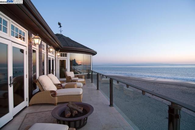 797 Las Olas Dr, Aptos CA: https://media.crmls.org/mediaz/09188ac3-f23a-47a4-8e0c-770bda013f51.jpg