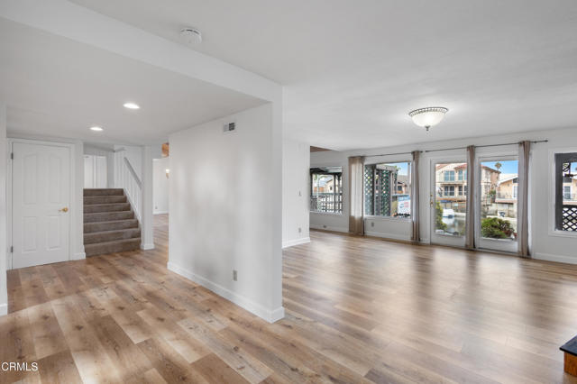 2524 Monaco Drive, Oxnard CA: https://media.crmls.org/mediaz/09189801-803a-4d9e-a28d-eb1bdbd48270.jpg