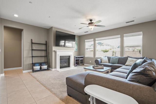 336 Wilmington Court, Brentwood CA: https://media.crmls.org/mediaz/091a525c-ae43-40ef-8a6f-30d2f64f3b34.jpg