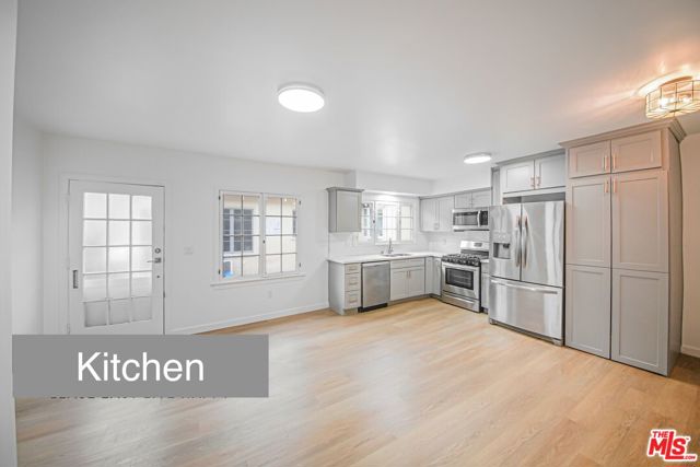9028 Rangely Avenue, West Hollywood CA: https://media.crmls.org/mediaz/091b7ba1-f16c-4e0c-8d8b-d17b7a7a78ca.jpg