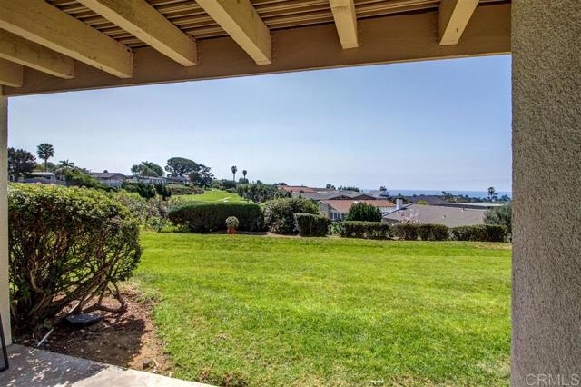 Detail Gallery Image 2 of 25 For 640 W Solana Cir #13,  Solana Beach,  CA 92075 - 2 Beds | 2 Baths