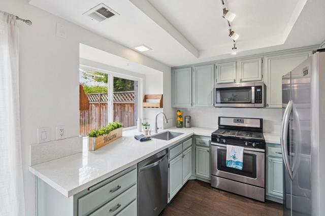 283 Perch Way, Aptos CA: https://media.crmls.org/mediaz/091c2823-71a8-4f20-a041-b10370be3cfc.jpg