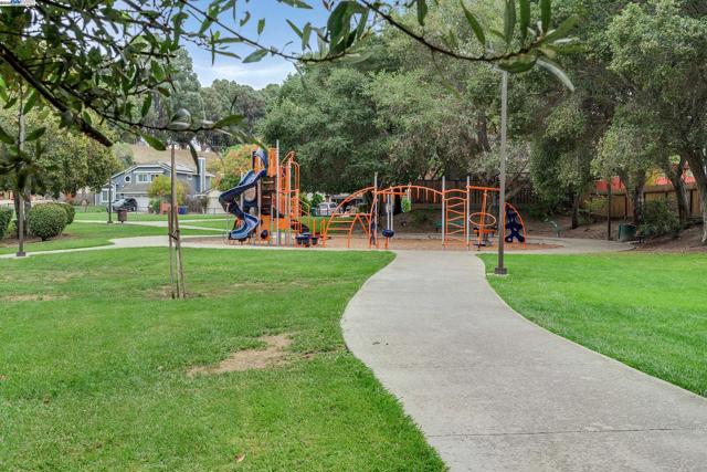 205 Dursey Dr, Pinole CA: https://media.crmls.org/mediaz/091c42bb-f33c-4b89-95be-95e8657c12ed.jpg